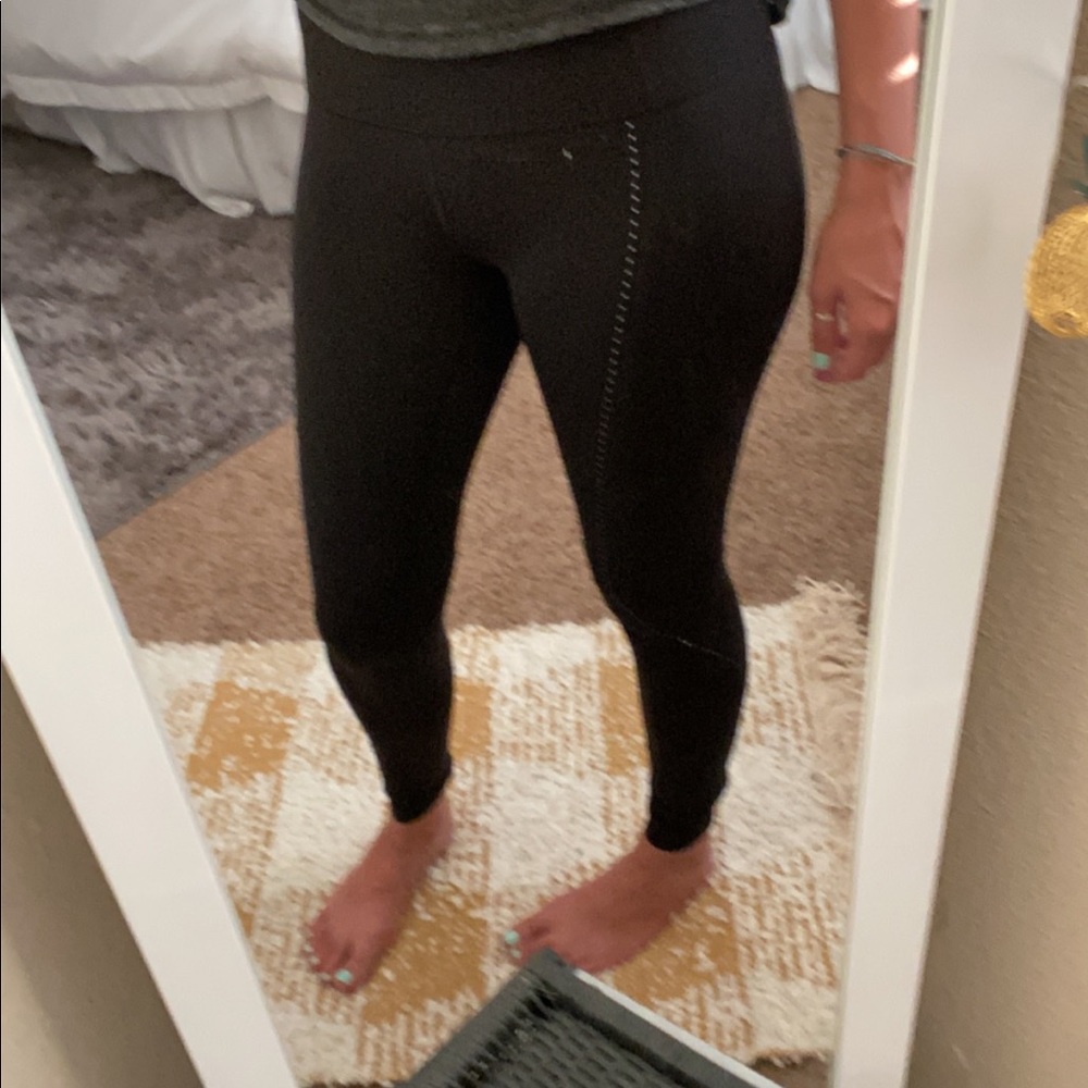 Black reflective Lululemon leggings